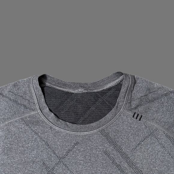 Lululemon Mens Gray Geometric Active Tee Size M Short Sleeve Athletic Top - Picture 3 of 7